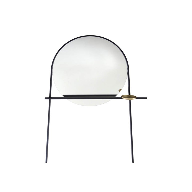 Ligne Roset Geoffrey on sekä peili että naulakko