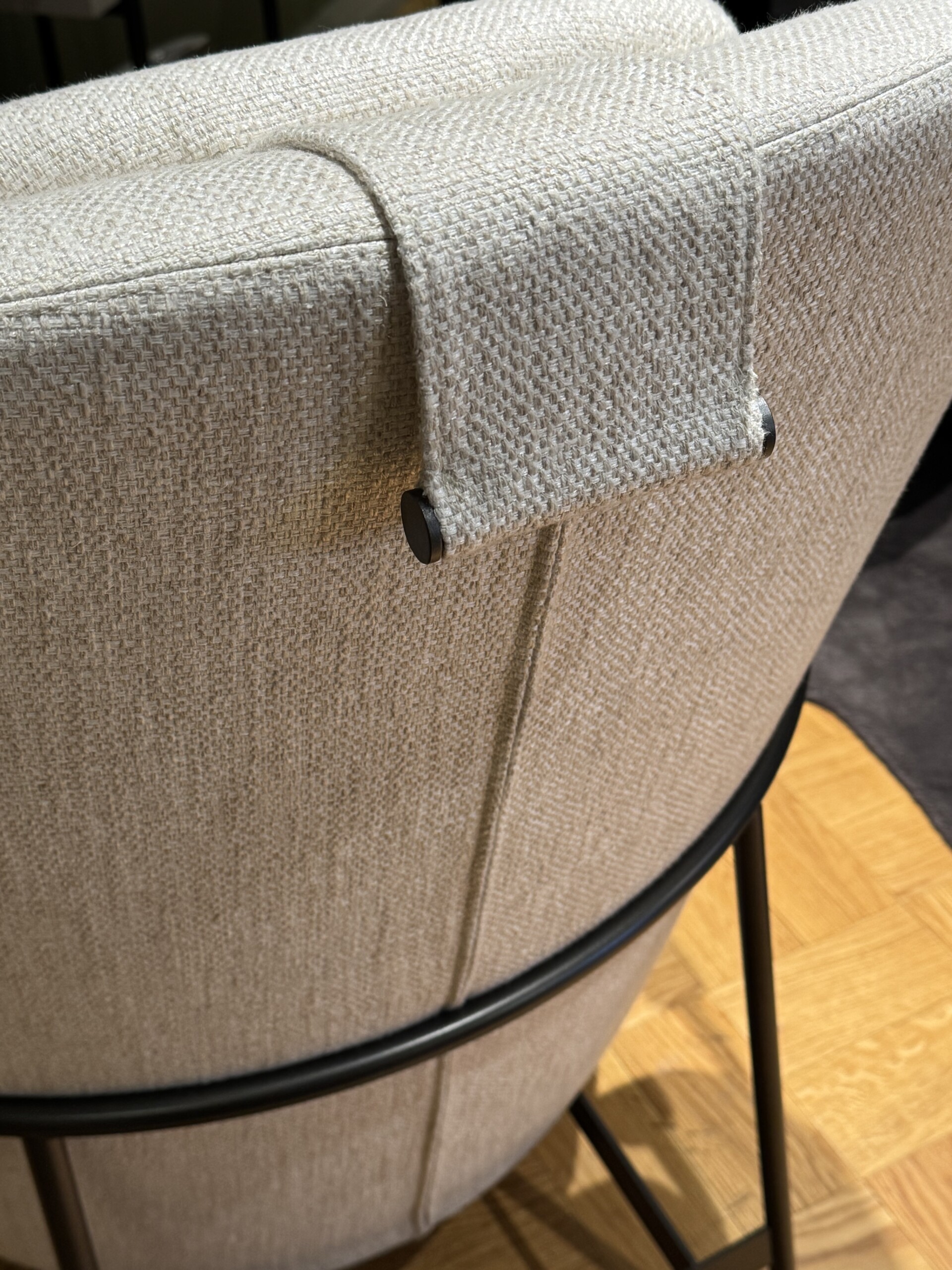 Claire nojatuoli - mallikappale HUOM! Tämä tuote esillä Skannon liikeessä